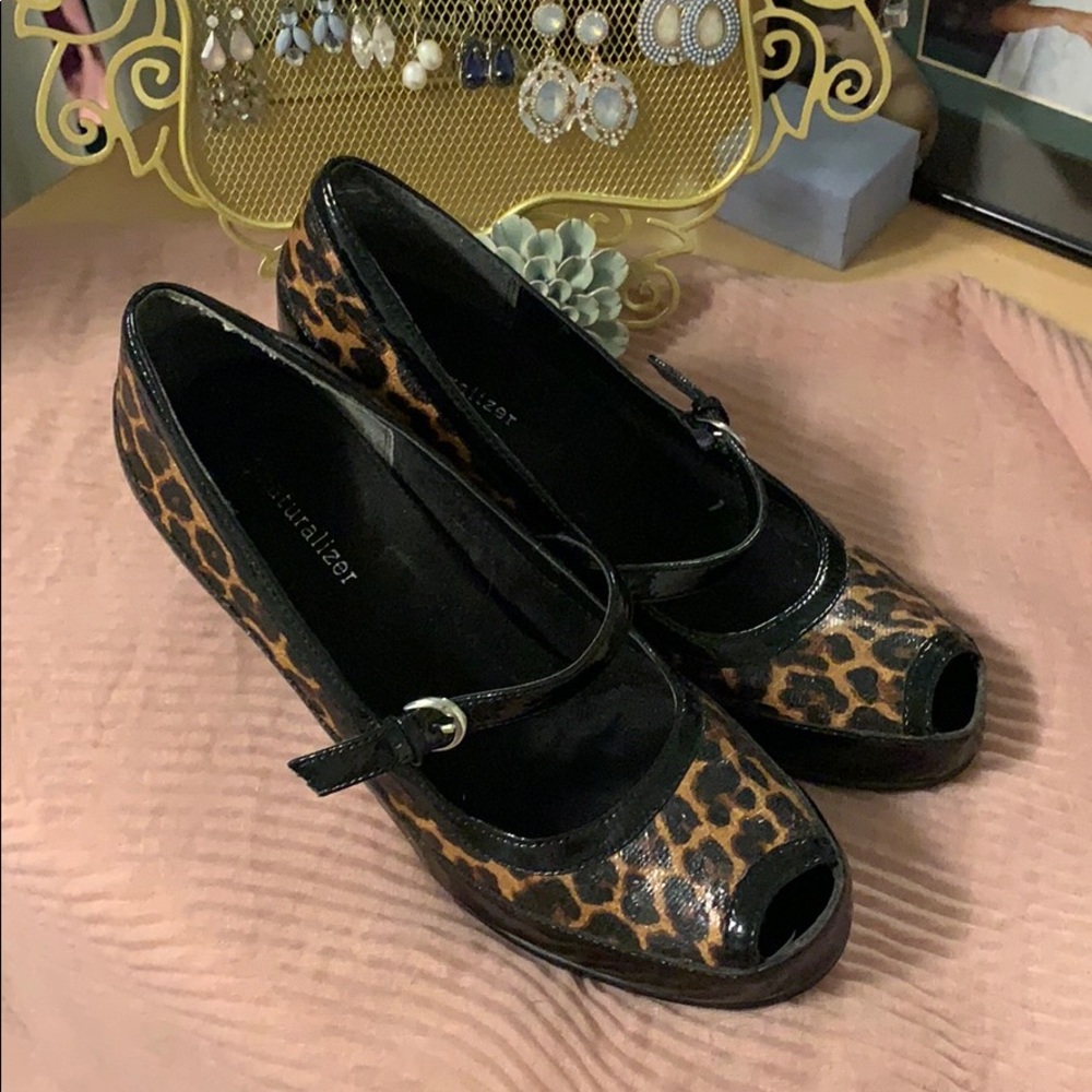 Size 8 Naturalizer Leopard Print Peep-Toe Heels